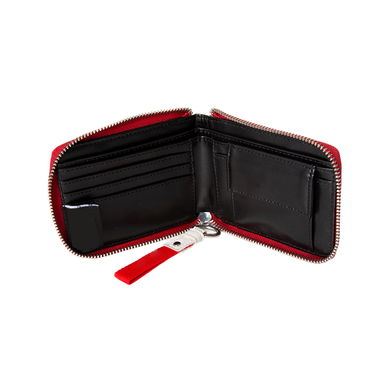 How can the three-fold wallet avoid deformation caused by frequent opening and closing in its folding structure design?